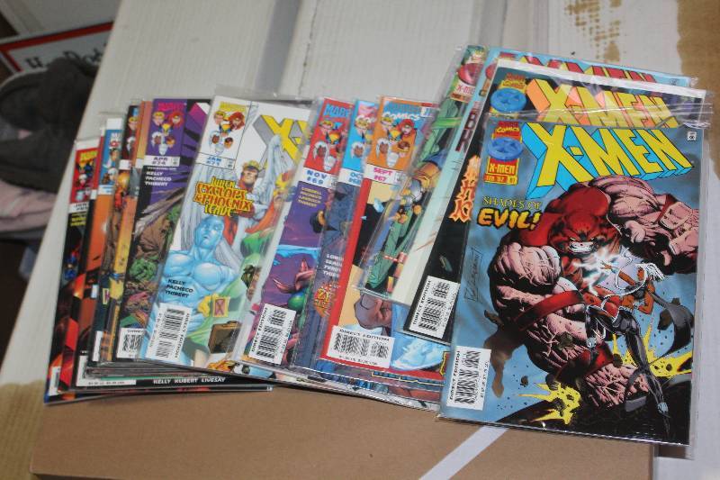 lot 149 image: Lot of (30) Marvel Comics X-Men Comic Books w Sleeves