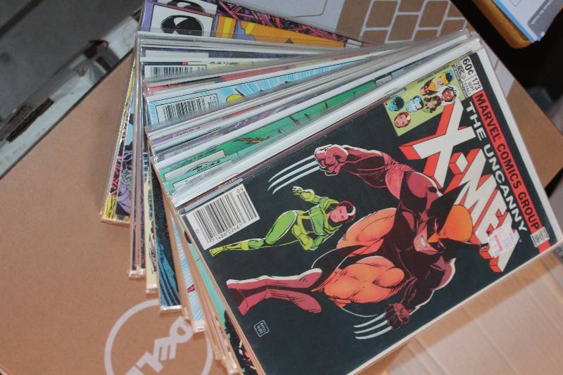 lot 193 image: Lot of (40) Marvel Comics X-Men Comic Books w Signed, Sleeves
