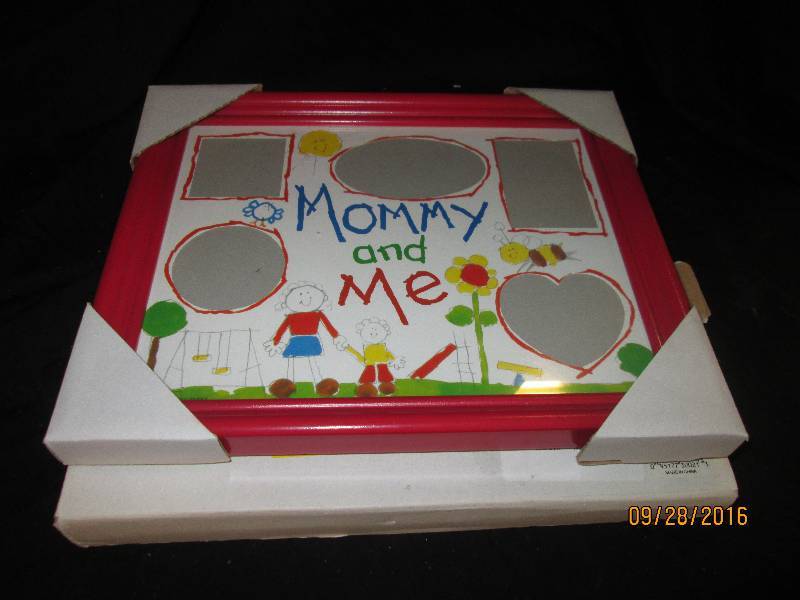 2 Same Picture Frame of Mommy & Me....