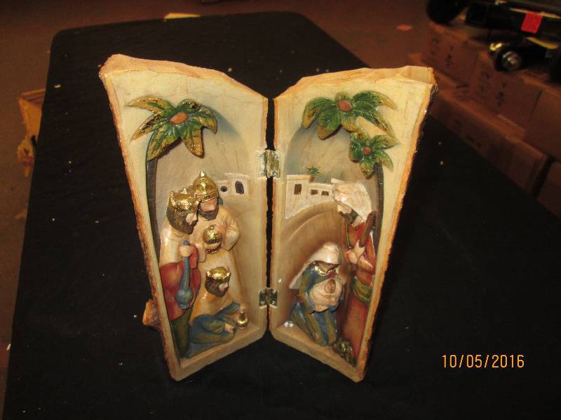 New 1 pc Nativity Scene in Tree Tru...