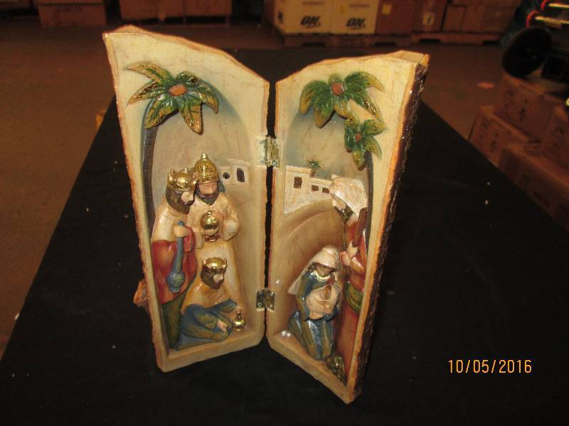 New 1 pc Nativity Scene in Tree Tru...