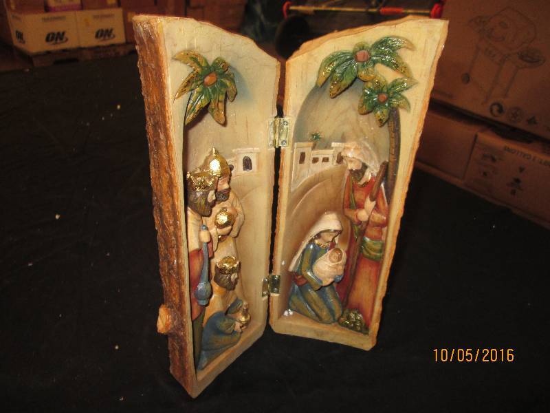New 1 pc Nativity Scene in Tree Tru...
