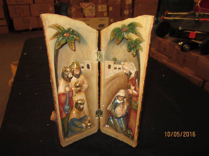 New 1 pc Nativity Scene in Tree Tru...