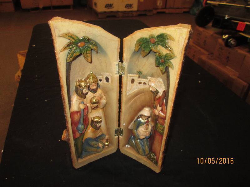 New 1 pc Nativity Scene in Tree Tru...