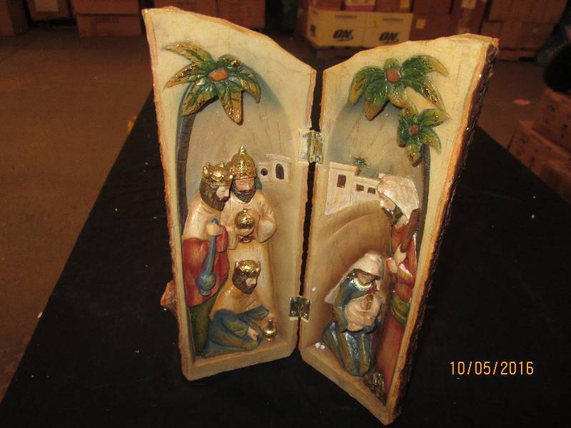 New 1 pc Nativity Scene in Tree Tru...