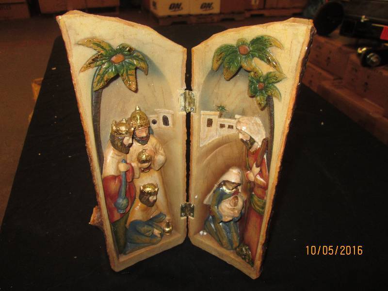 New 1 pc Nativity Scene in Tree Tru...