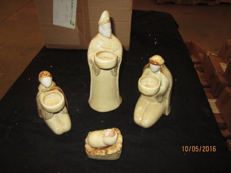 New 4 pc Nativity Candle Holders, T...