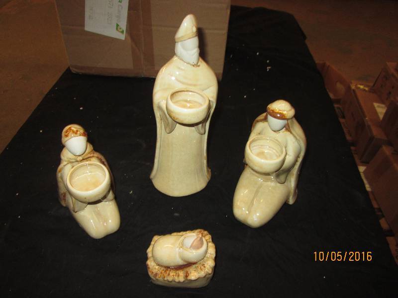 New 4 pc Nativity Candle Holders, T...