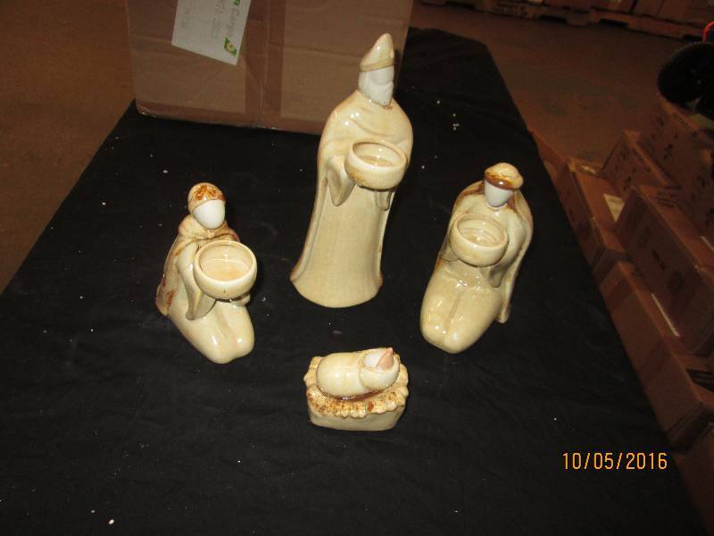 New 4 pc Nativity Candle Holders, T...