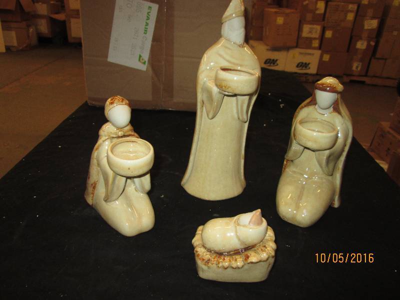New 4 pc Nativity Candle Holders, T...