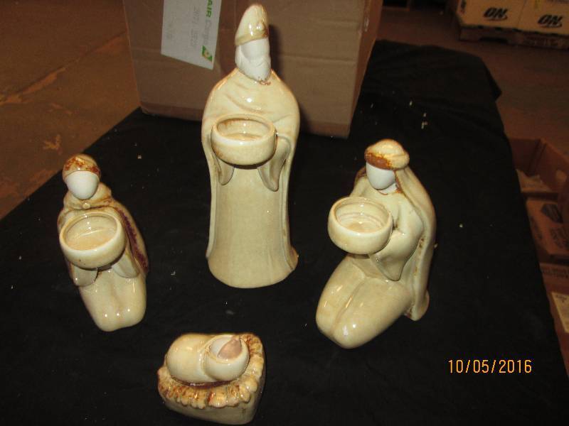 New 4 pc Nativity Candle Holders, T...