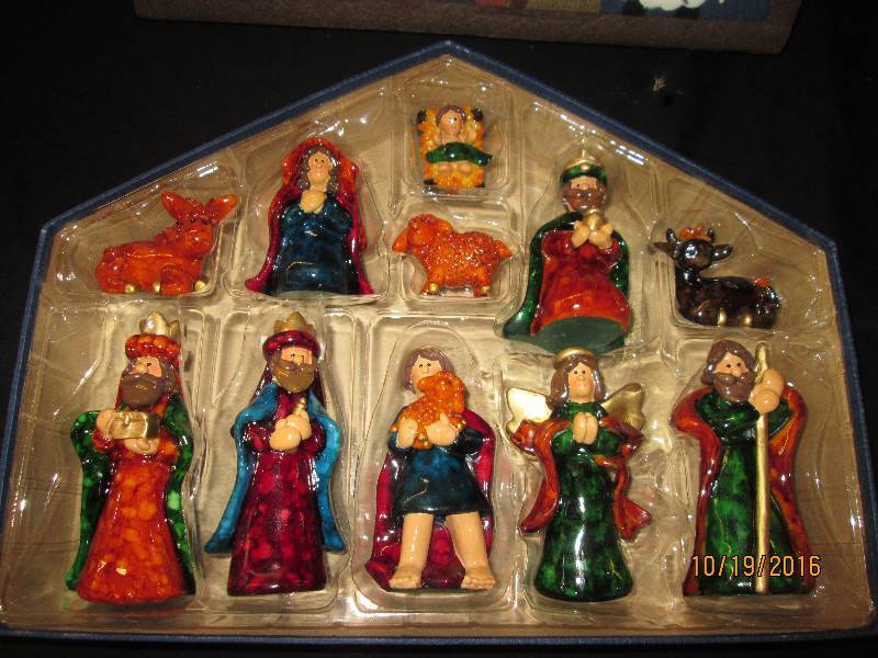 New 11pc Nativity set in Cute Box, ...