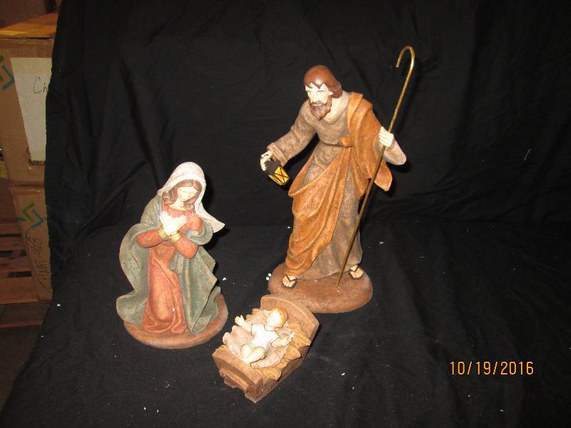 New 4 pc Nativity Set, 4 sets in bo...
