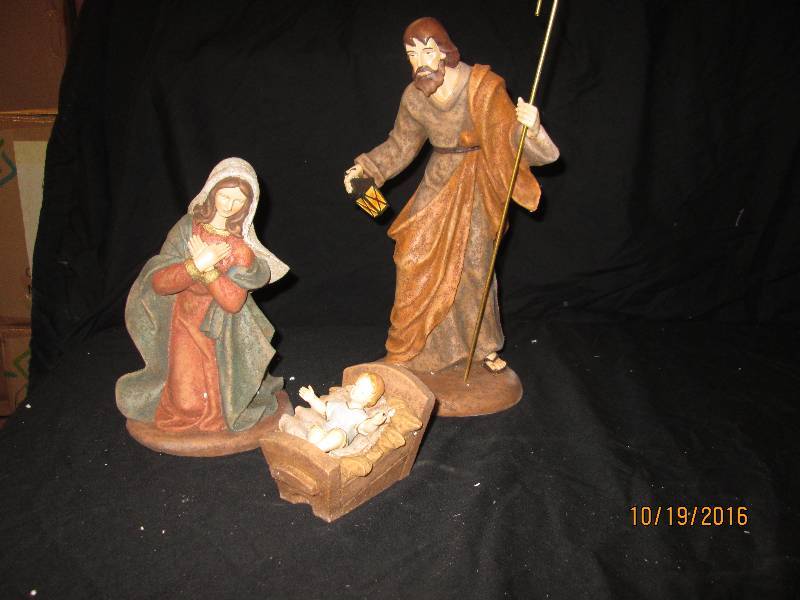 New 4 pc Nativity Set, 4 sets in bo...
