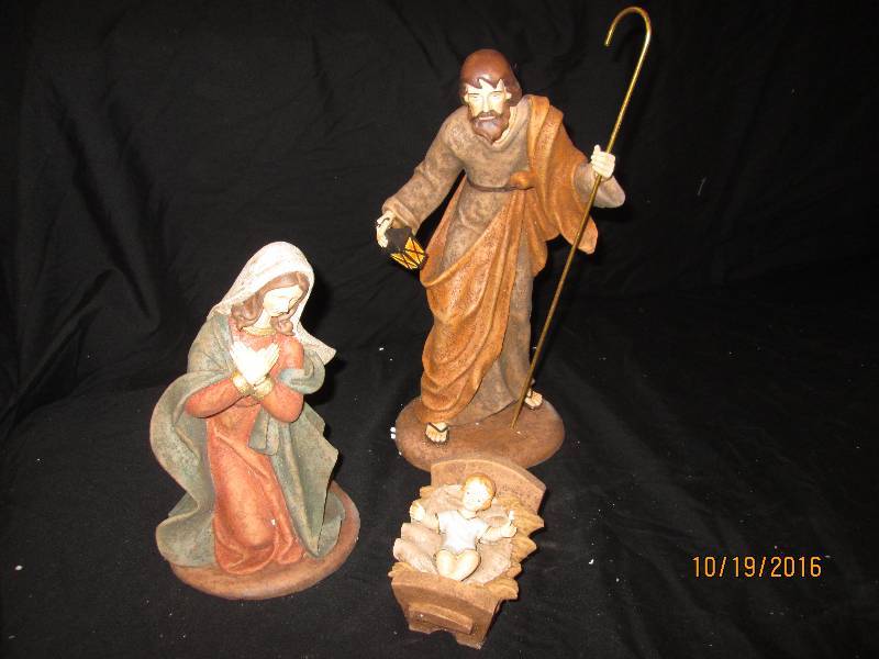 New 4 pc Nativity Set, 4 sets in bo...