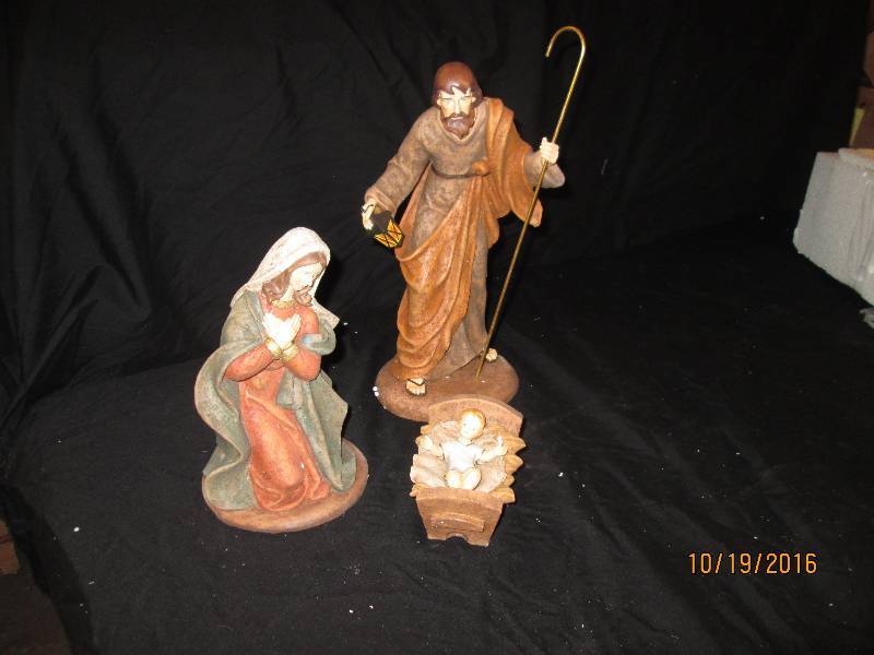 New 4 pc Nativity Set, 4 sets in bo...