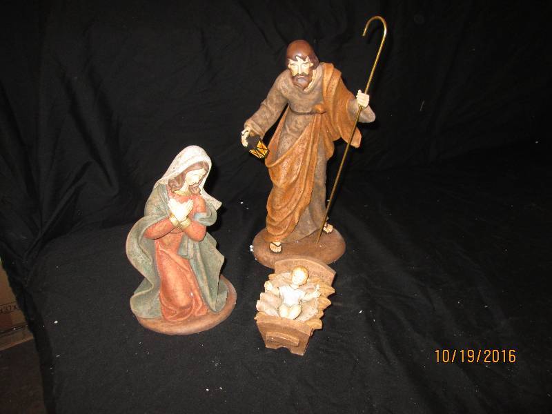 New 4 pc Nativity Set, 4 sets in bo...