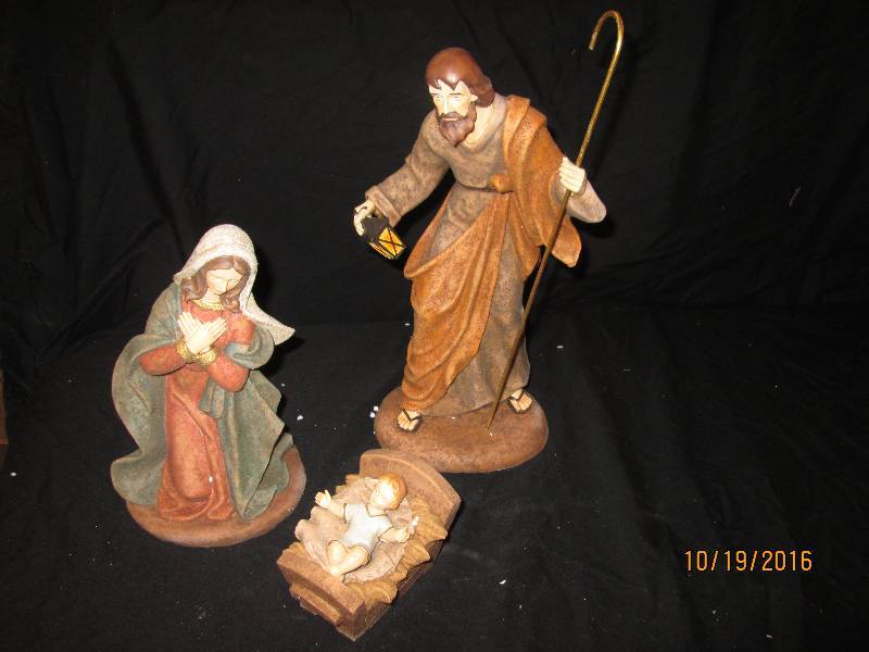 New 4pc Nativity Set, 3 sets in box...