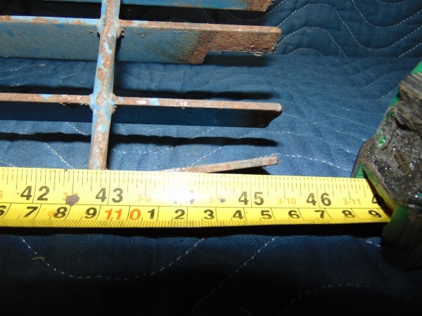 lot 8 image: Rectangle Metal Grate