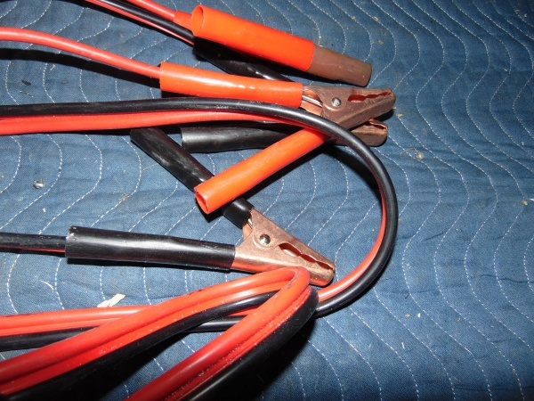 lot 19 image: Light Duty Jumper Cables