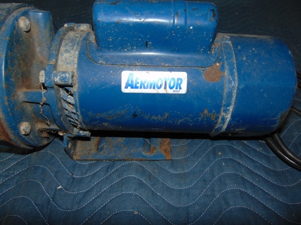 lot 43 image: Water Pump