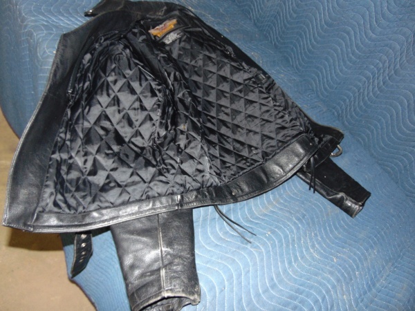 lot 65 image: XL Harley Davidson Leather Coat