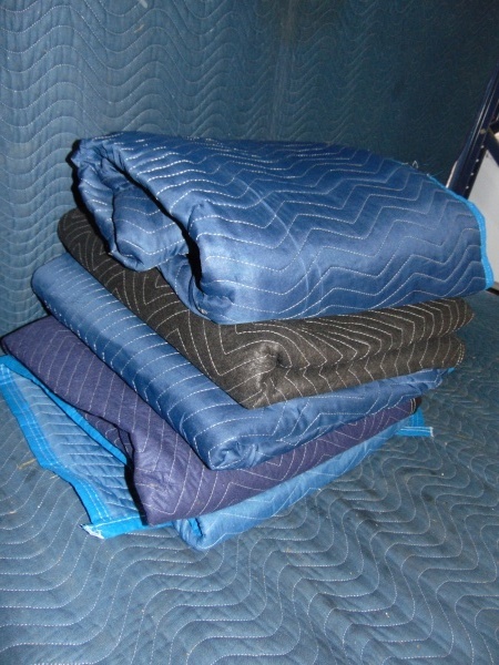 lot 67 image: (5) 6 X 6 Moving Quilts