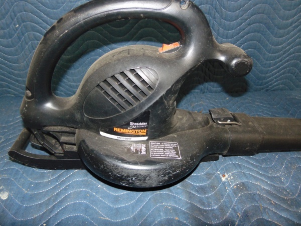 lot 73 image: Remington Leaf Blower