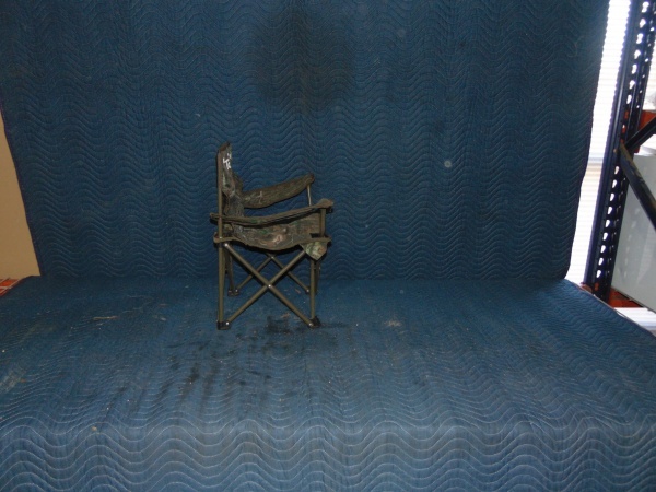lot 77 image: Small Kids Hunting Chair
