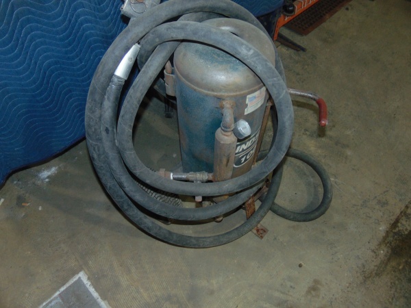 lot 78 image: Lindsay 100 Sand Blaster