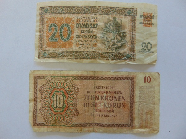 lot 100 image: Foreign Currency