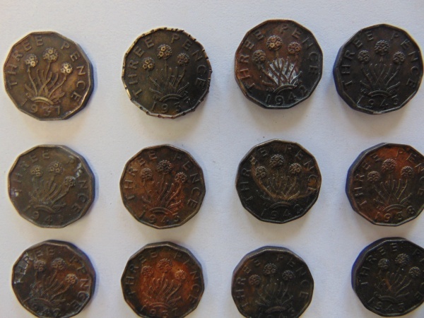lot 106 image: Foreign Currency
