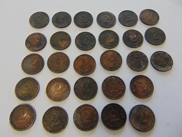 lot 107 image: Foreign Currency
