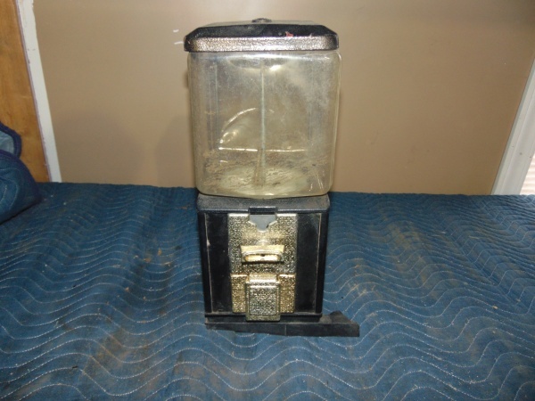 lot 126 image: Candy Dispenser