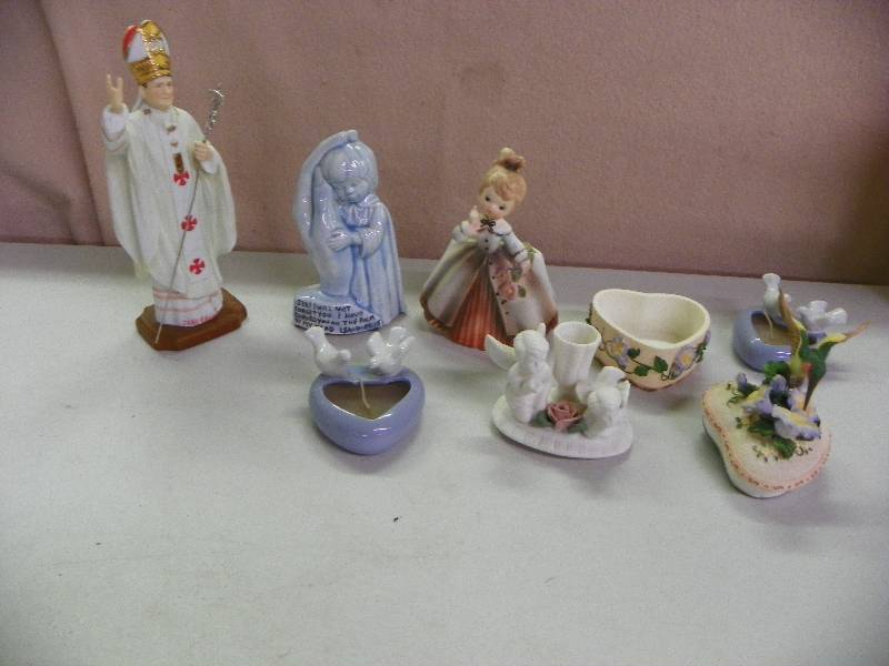 Figurines