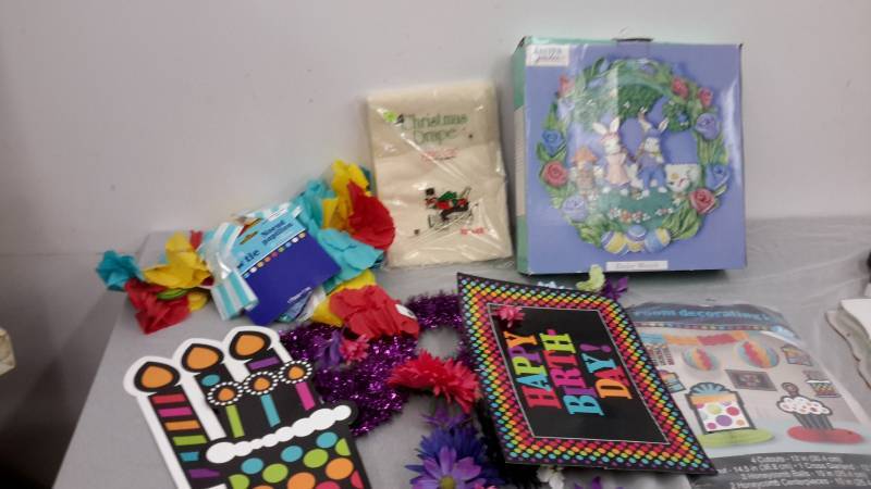Holiday and birthday dcor