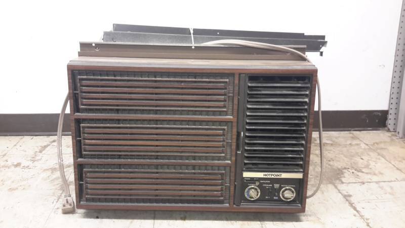 220 V air conditioner