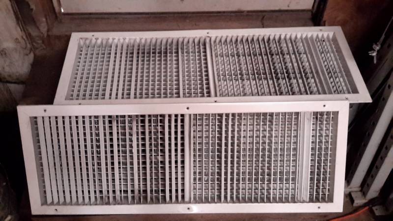 Pair of louvers