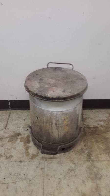 Oily waste can