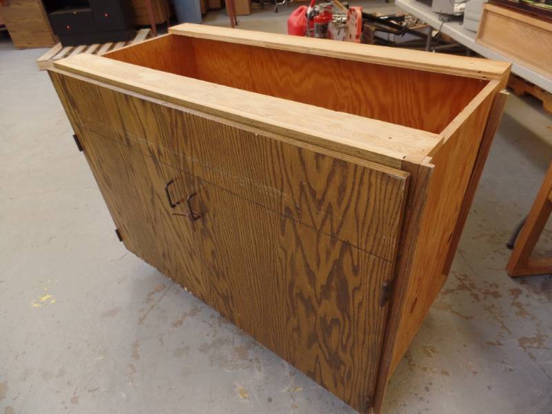 lot 427 image: Countertops and Cabinet