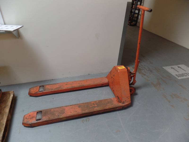 lot 446 image: Pallet Jack