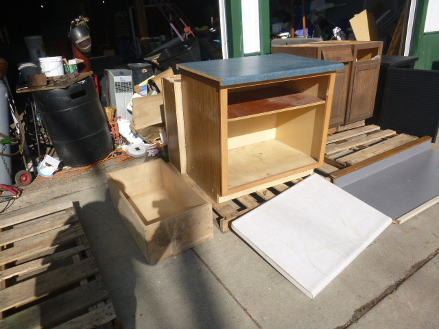 lot 14 image: Miscellaneous Cabinets and Counter Tops