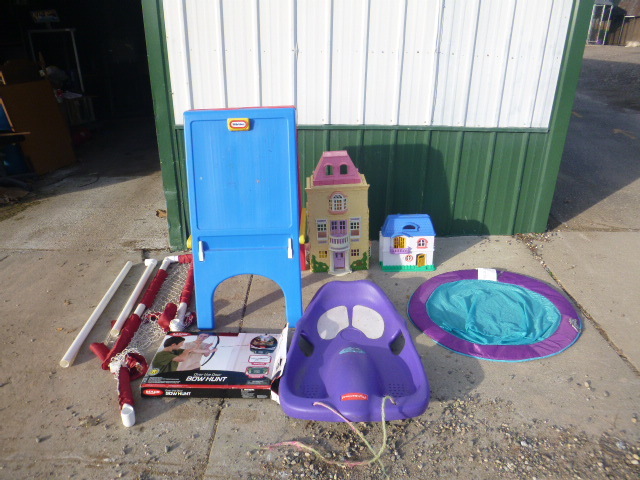 lot 20 image: Miscellaneous Toys