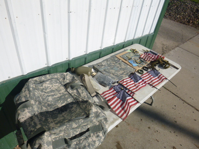 lot 28 image: Miscellaneous U.S. Army Items