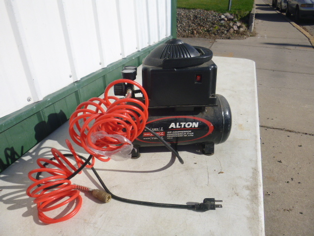 lot 38 image: Alton 2 Gallon Air Compressor