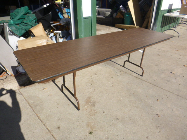 lot 43 image: Folding Table
