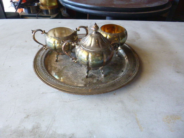 lot 50 image: Silver Set