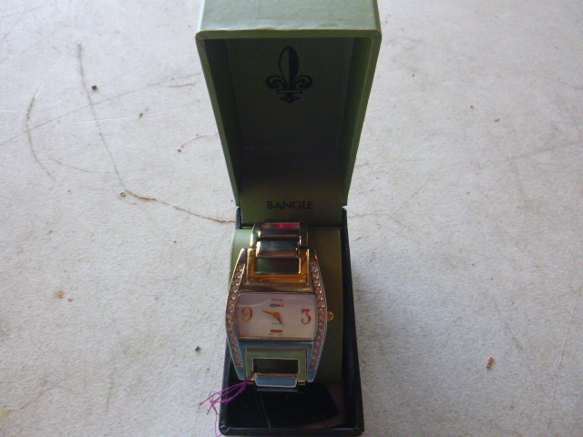 lot 51 image: Bangle Appear Wrist Watch