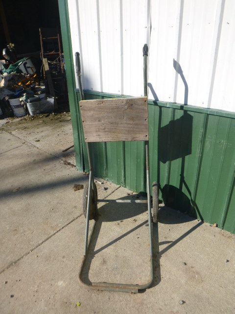 lot 54 image: Outboard Motor Stand