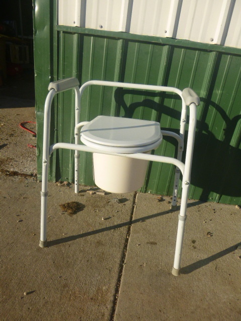 lot 78 image: Portable Commode